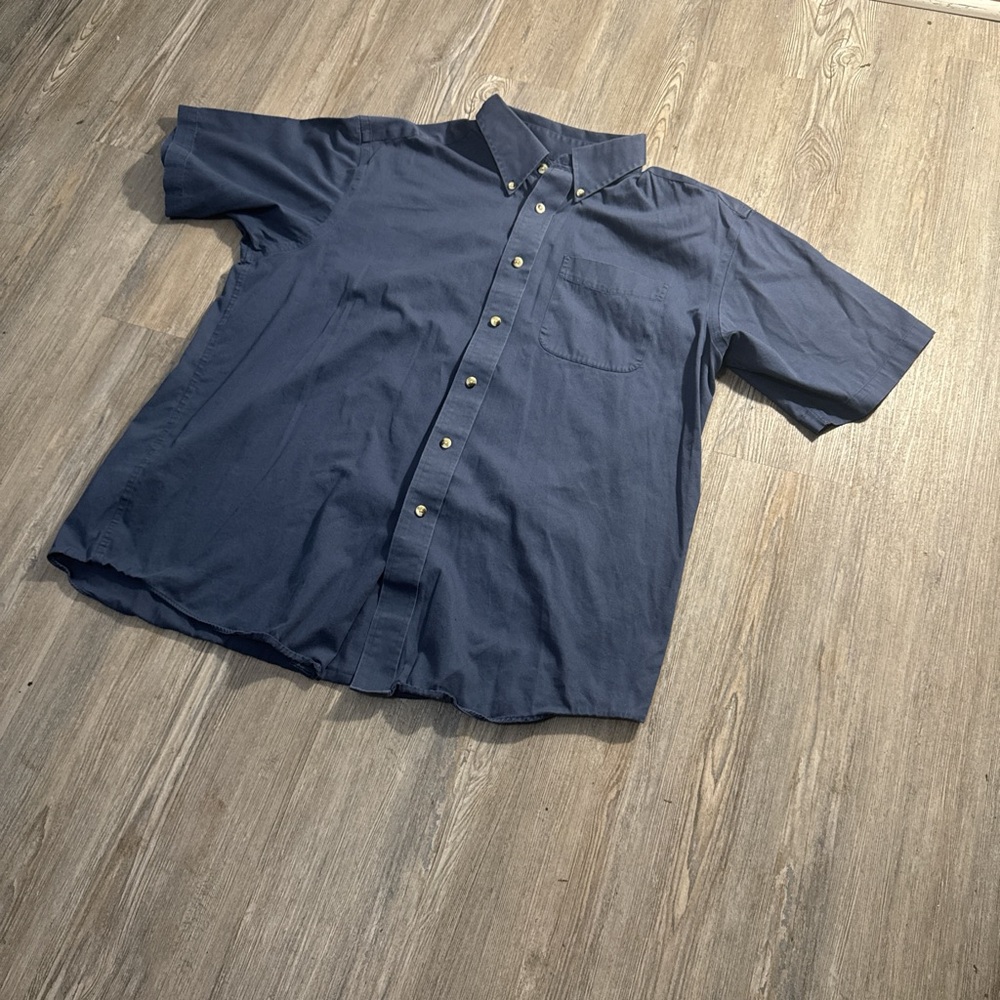 L.L Bean Men's Navy Blue Short Sleeve Shirt